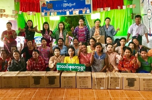 GS칼텍스(회장 허진수)가 환경 보전과 온실가스 감축을 위한 노력의 일환으로 미얀마 저소득층 가구에 쿡스토브(Cook Stove) 5만대를 지원한다고 20일 밝혔다. / 사진 출처 = GS칼텍스