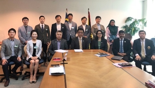 KT(회장 황창규)가 말레이시아 사라왁(Sarawak) 주정부와 ‘스마트 스타디움(Smart Stadium)’ 구축을 위한 설계 계약을 체결했다고 21일 밝혔다. / 사진 출처 = KT