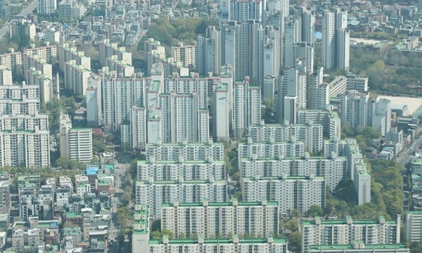  서울 부동산 시장에서 10명 중 4명이 서울 아파트를 매입 한 것으로 나타났다. (연합뉴스)