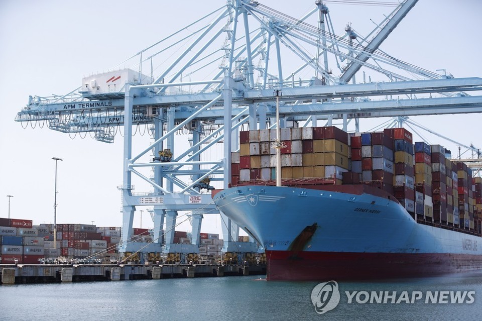 미국 캘리포니아주 롱비치항의 컨테이너 화물선들[EPA=연합뉴스 자료 사진]