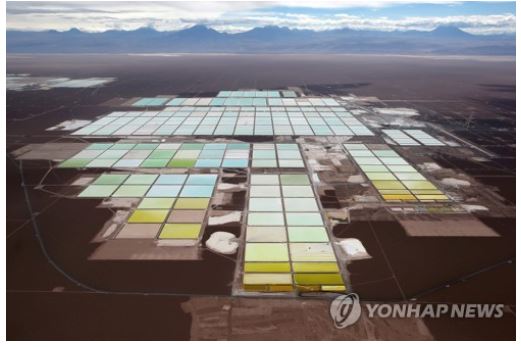   칠레 아타카마사막의 리튬 광산 일대. 출처=연합뉴스 