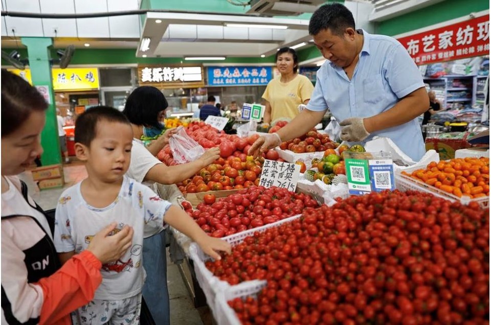   중국의 7월 소비자물가지수가 2년 5개월만에 마이너스를 기록했다. 사진=로이터통신