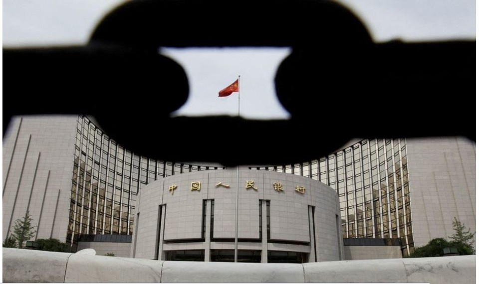   중국의 중앙은행인 인민은행이 21일 기준금리를 찔끔인하한 영향으로 경기부양책에 대한 실망감이 확산되고 있다. 사진=로이터통신