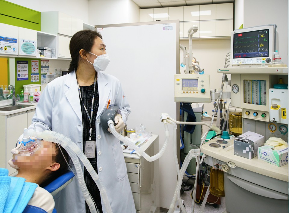 Anestesia geral em ação/Foto = Hospital Odontológico da Universidade Nacional de Seul
