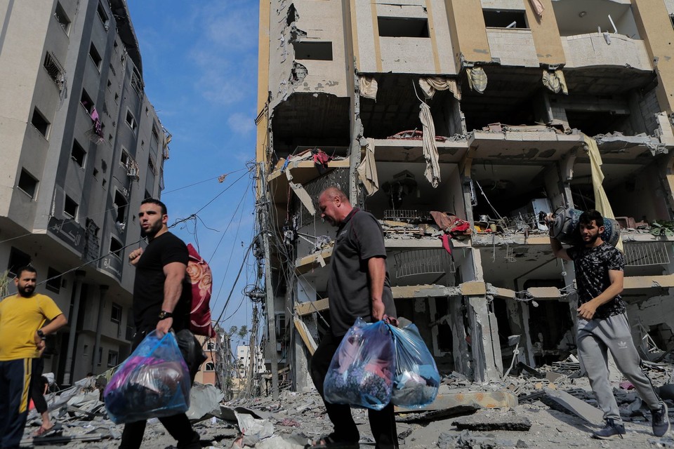 팔레스타인 무장조직 하마스의 기습공격에 대한 이스라엘의 보복공습으로 파괴된 가자시티[WSJ 캡처]