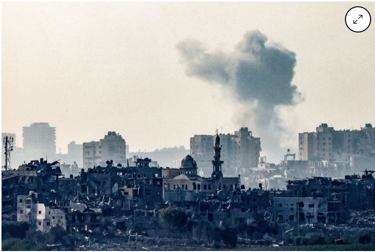   이스라엘군의 공습으로 폐허가 된 가자지구. 사진=로이터통신