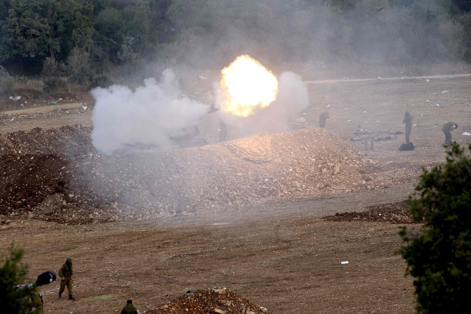 레바논 무장세력 헤즈볼라의 포격에 대응사격하는 이스라엘군[AFP/게티이미지]