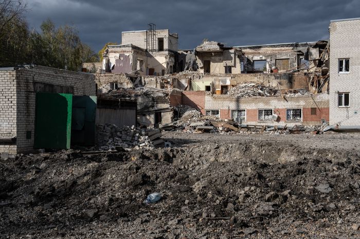 우크라이나군의 하이마스 공격에 파괴된 우크라이나 내 러시아 점령지 모습[게티이미지 제공]