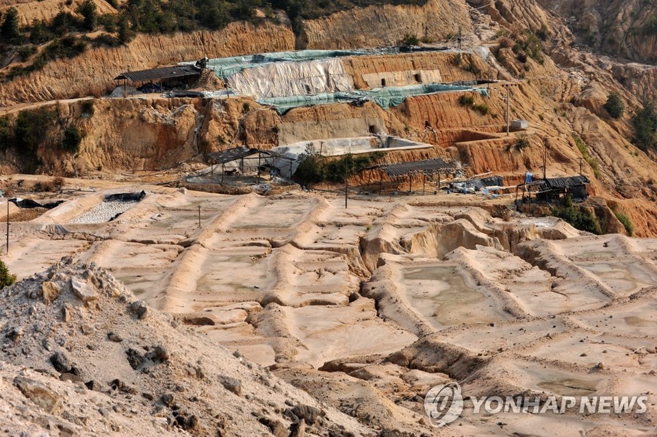 중국 장시성 간저우 지역의 희토류 광산[EPA=연합뉴스 자료 사진]