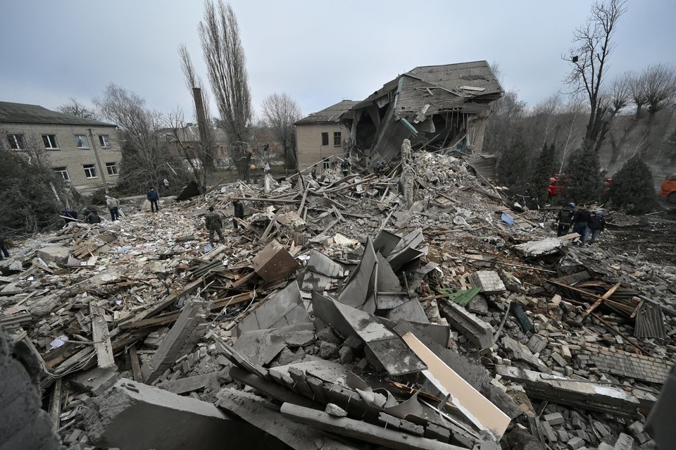 러시아의 미사일 공격으로 파괴된 우크라이나 자포리자 지역[로이터 캡처]