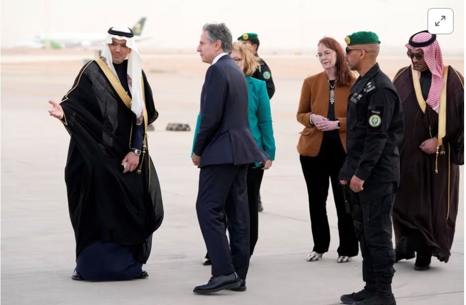   토니 블링컨 美국무장관이 5일(현지시간) 방문, 중동 사태를 논의하기 위해 사우디를 방문했다[로이터 통신]