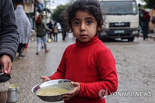 가자지구 라파의 팔레스타인 소녀[AFP=연합뉴스 자료 사진]