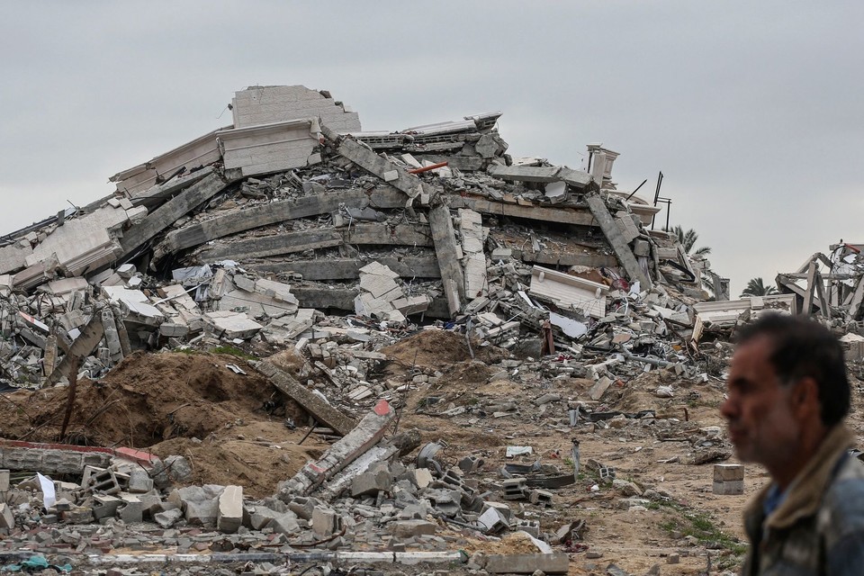이스라엘군의 공습으로 파괴된 팔레스타인 난민촌[AFP/게티이미지]
