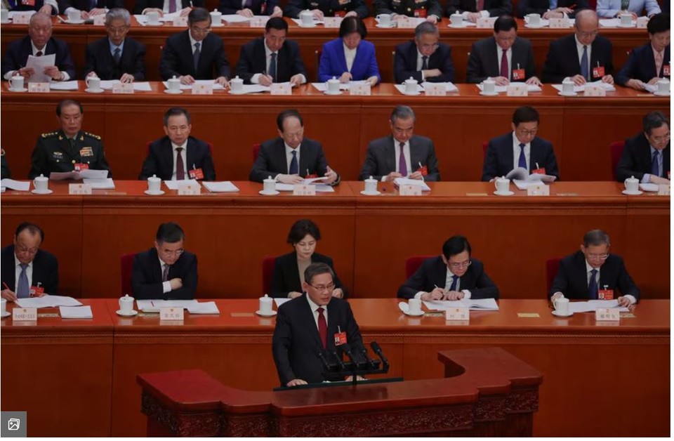   중국 리창 국무원 총리가 올해 경제성장률 목표치를 5% 안팎으로 제시했지만 원유 투자자들은 부양책을 제시하지 않자 실망 매물을 내놓았다. 사진=로이터통신