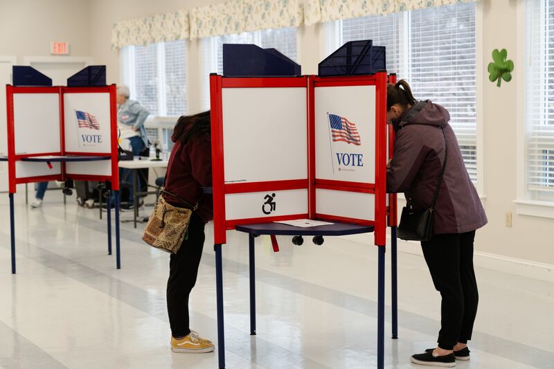 미국 유권자들이 5일 매사추세츠주에서 투표를 하고 있다[Bloomberg 캡처]