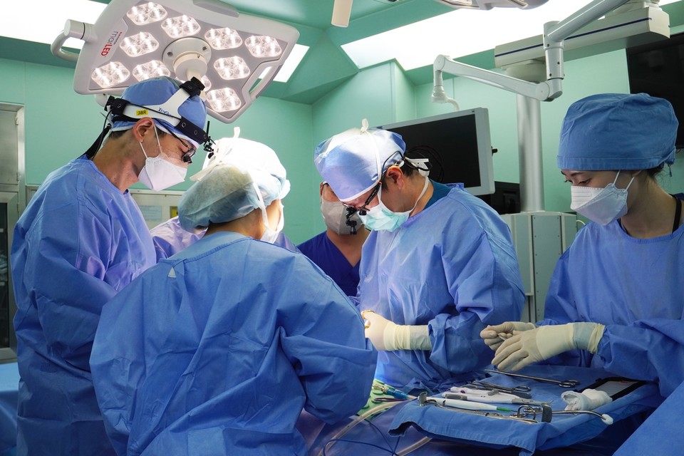 서울성모병원 3D 바이오프린팅 이식 수술 모습/사진=가톨릭중앙의료원