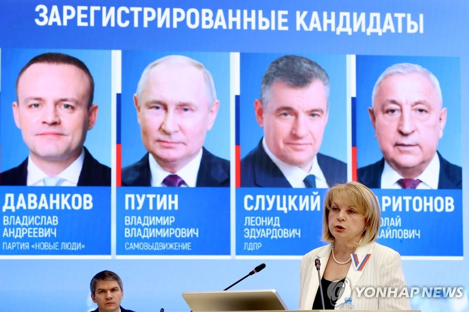 4명의 러시아 대선 후보. 사진 왼쪽부터 다반코프, 푸틴, 슬루츠키, 하리토노프[타스=연합뉴스 자료 사진]