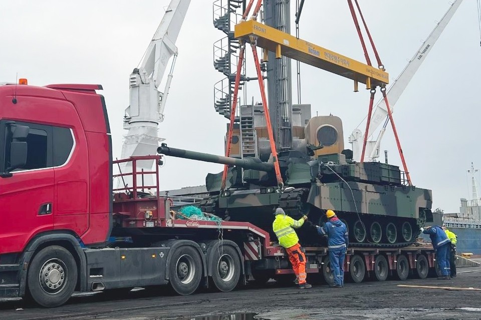 폴란드 그드니아항에 도착한 현대로템 K2 전차[현대로템 제공]