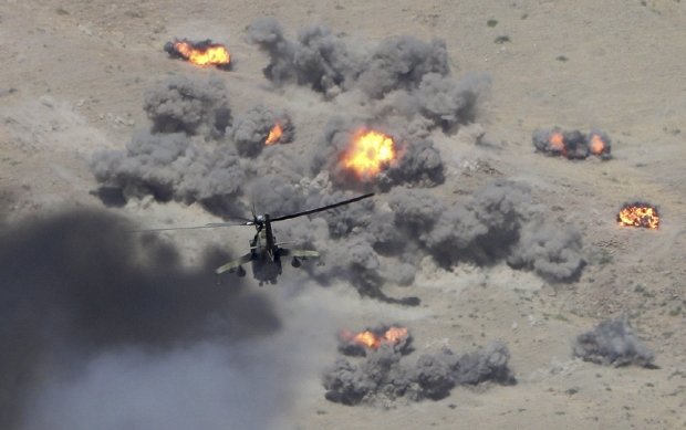 1980년대 아프가니스탄 내전에서 반군세력으로부터 '사탄의 마차'라고 불리며 가공할만한 위력을 발휘한 당시 소련군의 MI-24 하인드 폭격 장면[러시아 국방부 홈페이지 캡처]