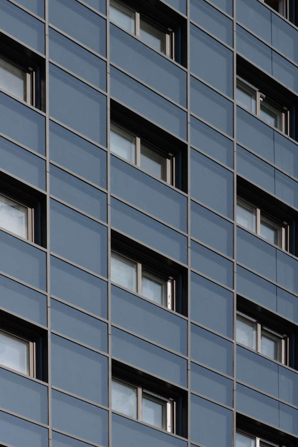 KCC글라스 커튼월 룩 전용 유리 '씨룩스'가 시공된 아파트 외벽 모습.(사진=KCC글라스)