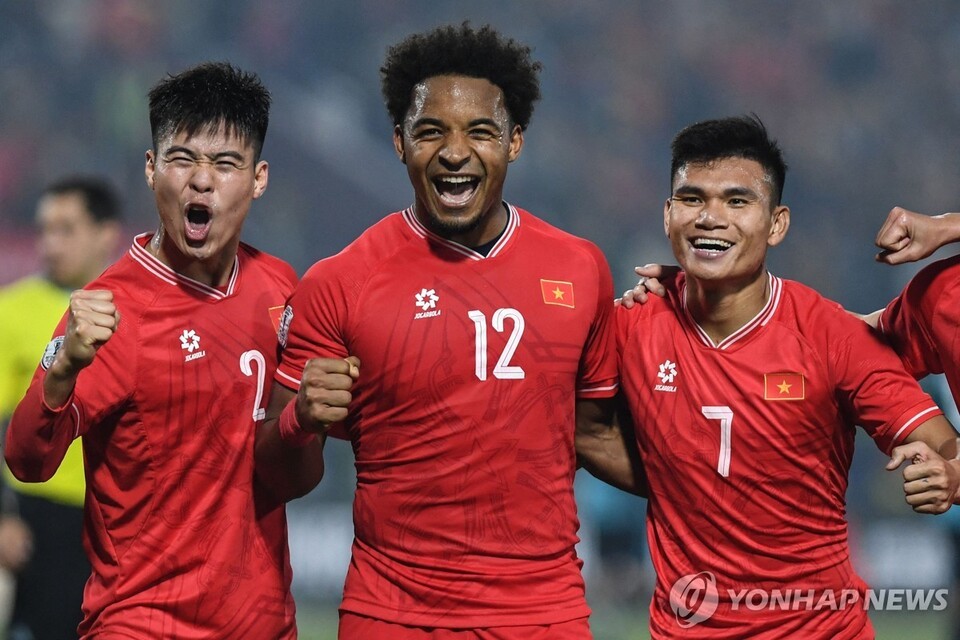 <b>김상식</b> 감독 지휘 <b>베트남</b> 축구팀, <b>미쓰비시컵 결승</b> 1차전 승리