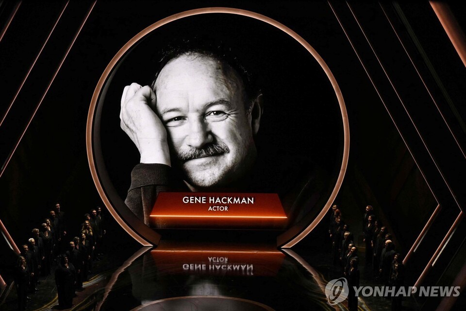 배우 <b>해크먼</b>, <b>치매</b>앓다 <b>심장병</b>에 숨져…"부인, 1주일전 먼저 사망"