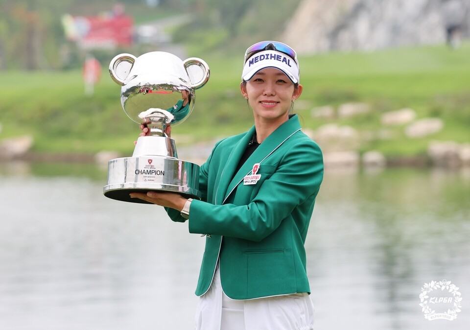 <b>배소현</b>, KLPGA <b>오로라월드 챔피언십 우승</b>…시즌 첫 30대 챔피언