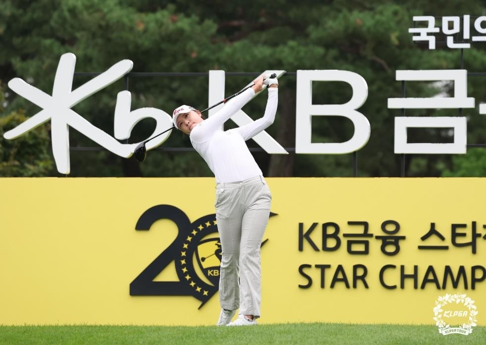 <b>문정민</b>, KLPGA KB금융 챔피언십 1R <b>단독선두</b>