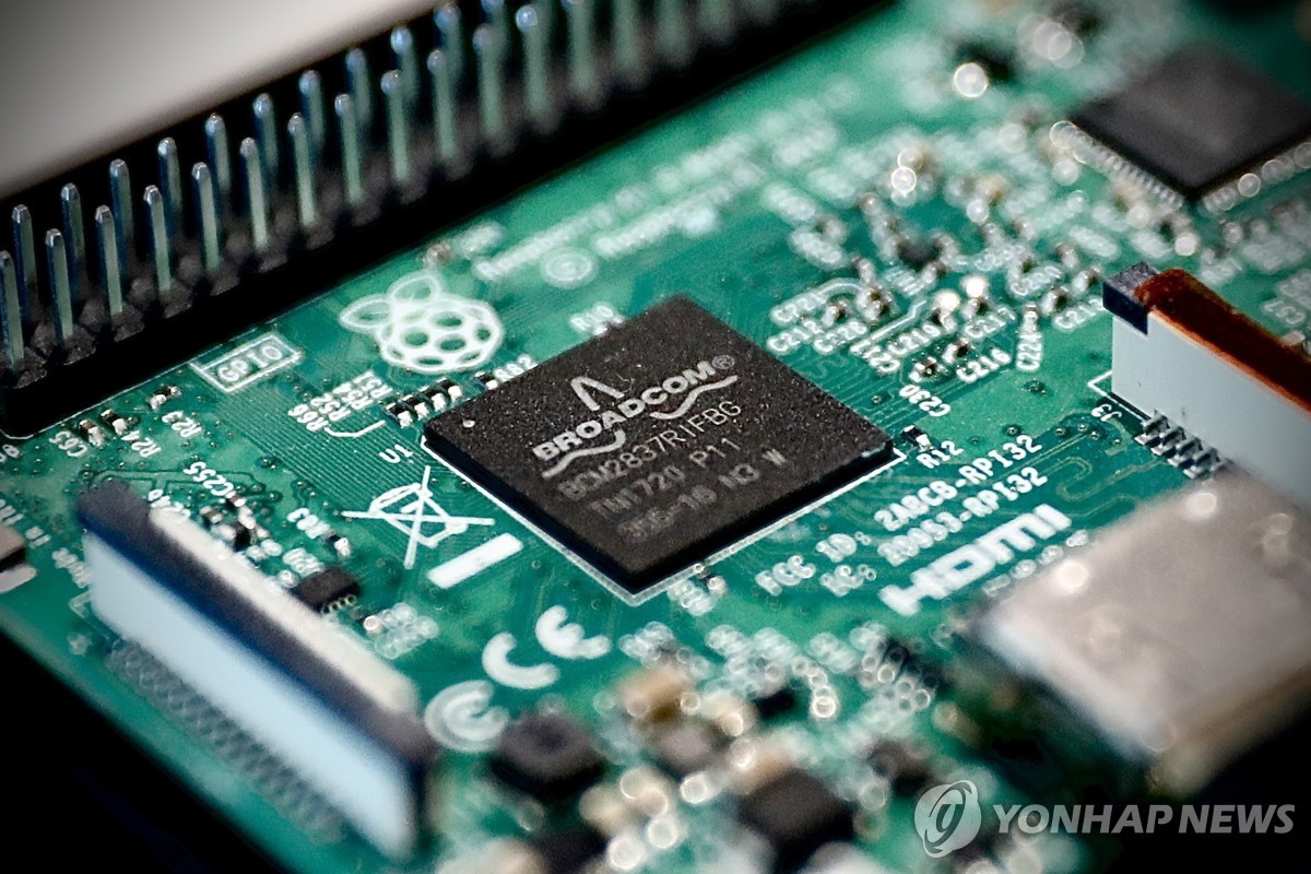 뉴욕증시서 반도체주 상승세... 브로드컴-오픈AI, 10GW 규모 칩 계약