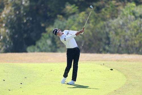 <b>옥태훈</b>, KPGA 투어 <b>렉서스 마스터즈</b> 3R 공동 1위…시즌 4승 도전