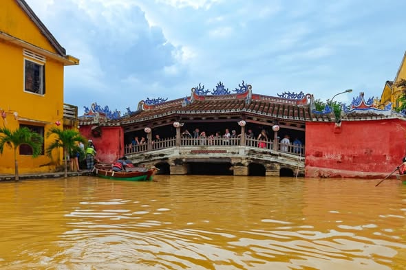 집중호우로 물에 잠긴 베트남 중부 고도 호이안의 모습[페이스북 캡처]