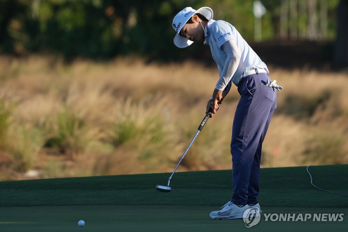 <b>이소미</b>, LPGA 투어 <b>챔피언십</b> 1R <b>선두</b>…"리디아 고 그립 따라 해"