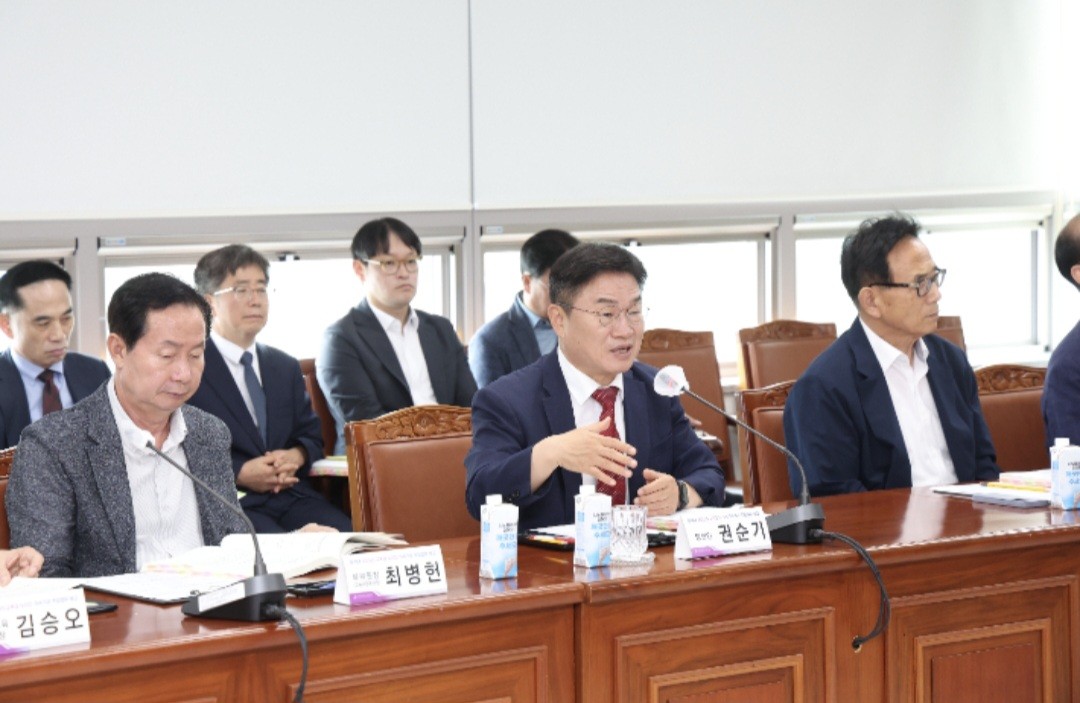 권순기 경남교육감 당선인, 도교육청 직속기관 업무보고 청취...'돌봄,늘... - 뉴스 썸네일 이미지